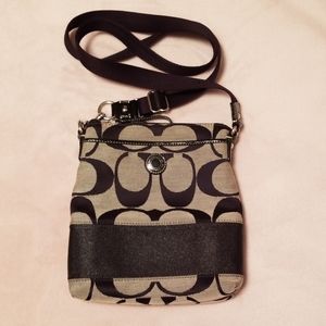 Coach crossbody Signature C blk/gry EUC